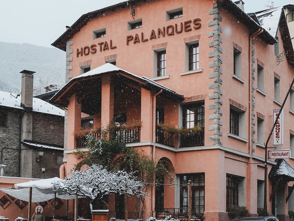 1000x750-hostal-palanques1.jpg
