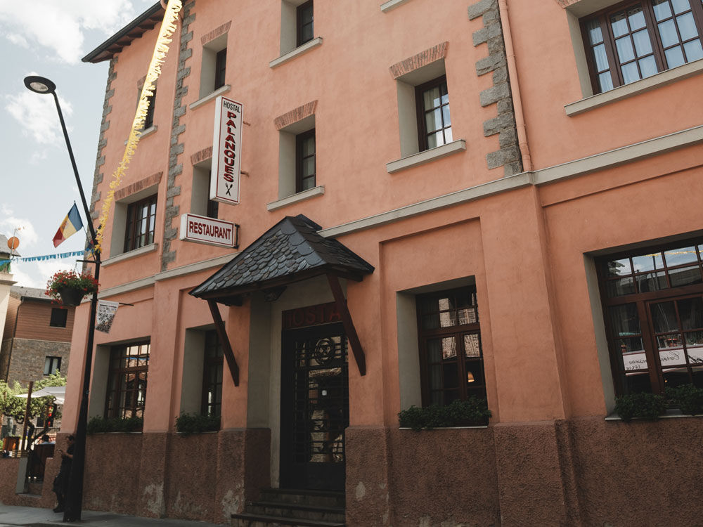 1000x750-hostal-palanques2.jpg