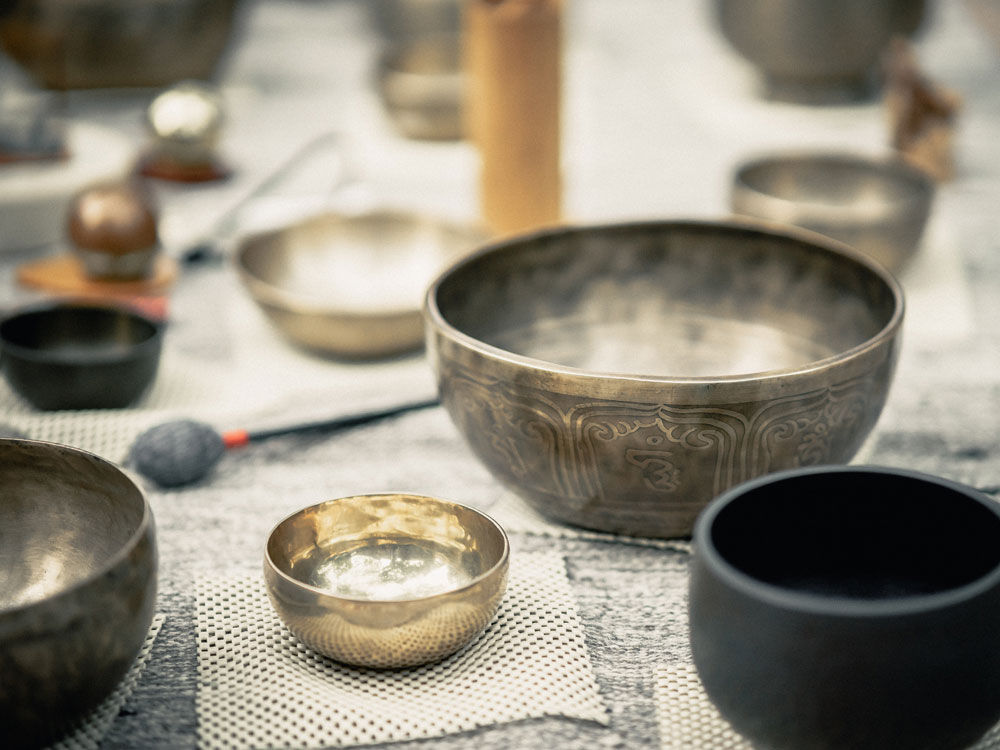 1000x750-singing-bowls-sport-wellness-mountain-spa1.jpg