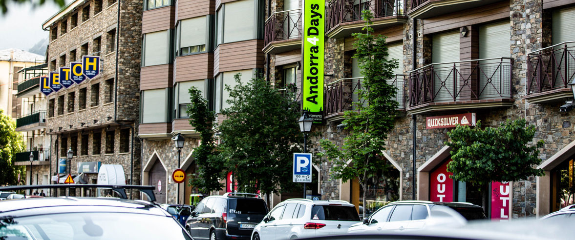 1177x492-apartaments-moblats-andorra-4-days.jpg