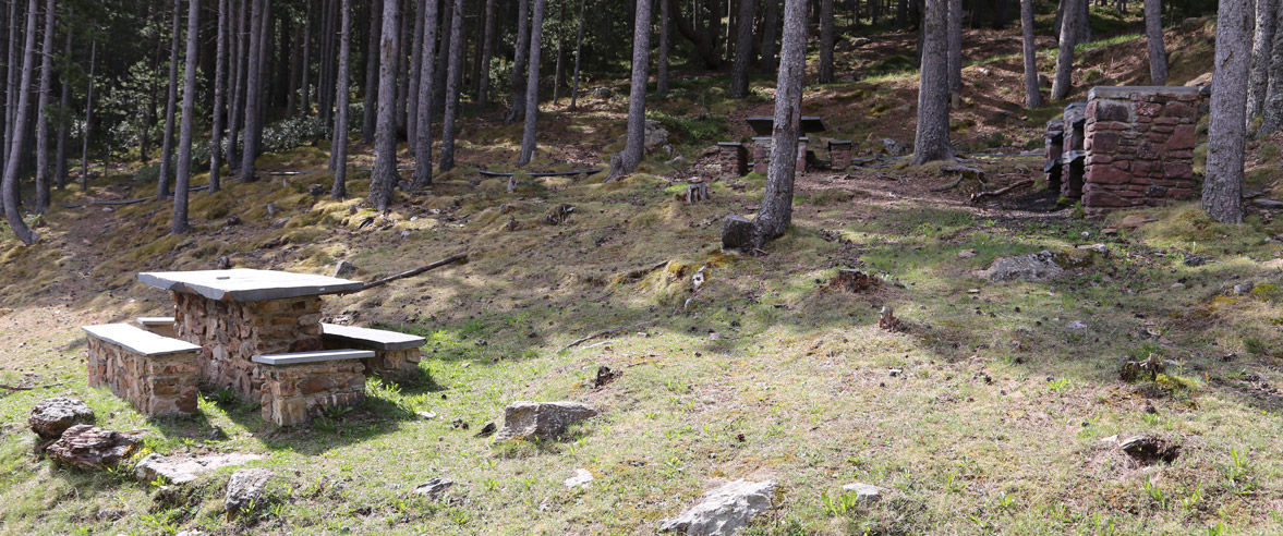 1177x492-area-de-picnic-font-de-montllobar2.jpg