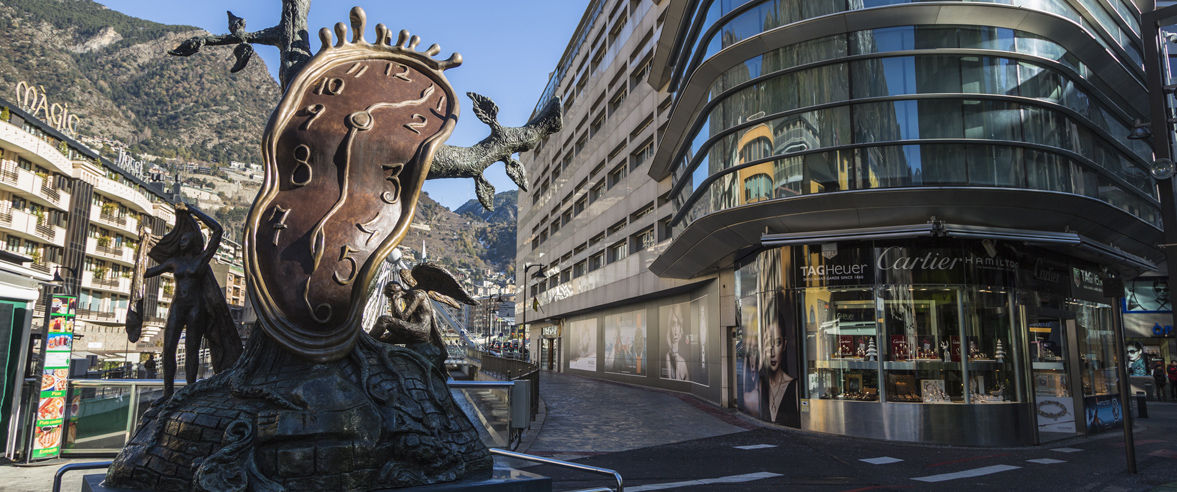 1177x492-escultures-i-fonts-a-andorra-la-vella.jpg