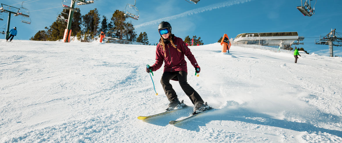 1177x492-esquiar-en-familia-vallnord-pa-arinsal1.jpg