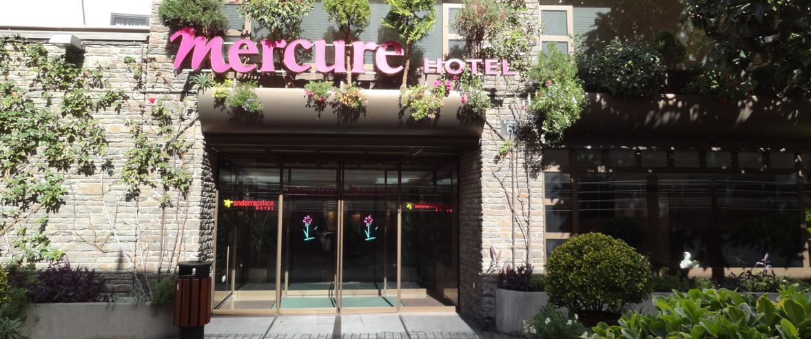 1177x492-hotelmercure-1.jpg