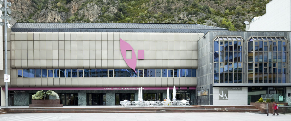 EXTERIOR DEL EDIFICI DEL CENTRE DE CONGRESSOS LAUREDIÀ