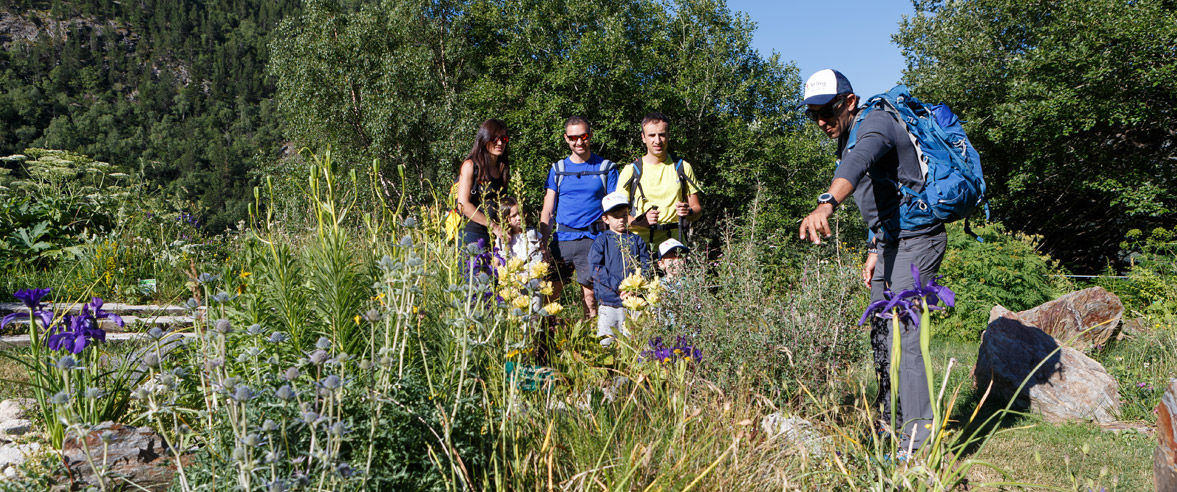 1177x492-itineraris-tematics-pel-parc-natural-de-la-vall-de-sorteny-2.jpg