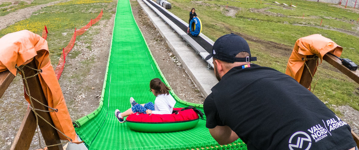 1177x492-llenca-t-en-tubbing-al-vallnord-mountain-park.jpg