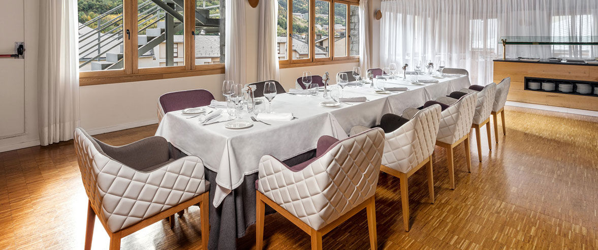 1177x492-restaurant-hotel-isard.jpg