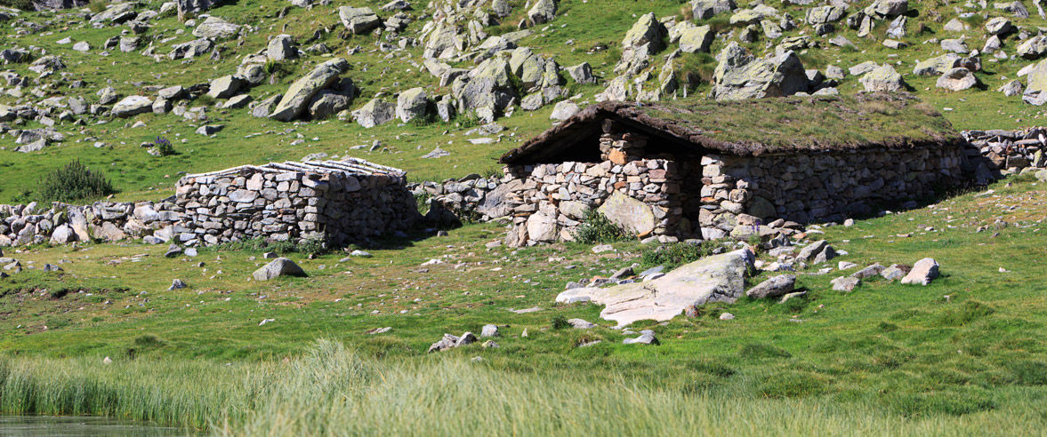 1177x492-ruta-de-senderisme-el-cubil-petit-3.jpg