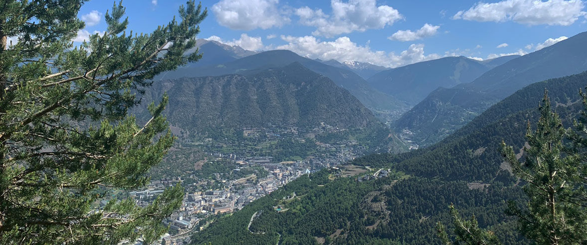 1177x492-ruta-de-senderisme-miradors-d-andorra-la-vella1.jpg