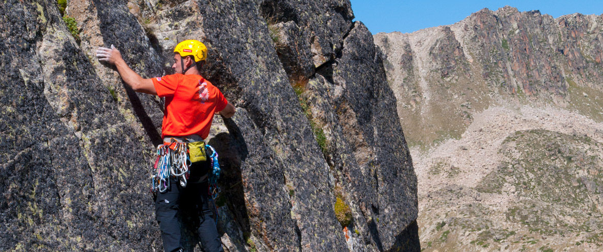 1177x492-zona-d-escalada-pic-de-ribuls-1.jpg