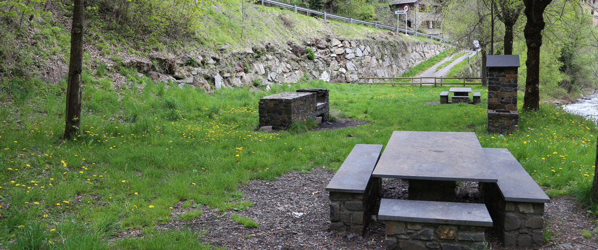 1177x492-zona-de-picnic-bixessarri-sant-julia-de-loria-3.jpg