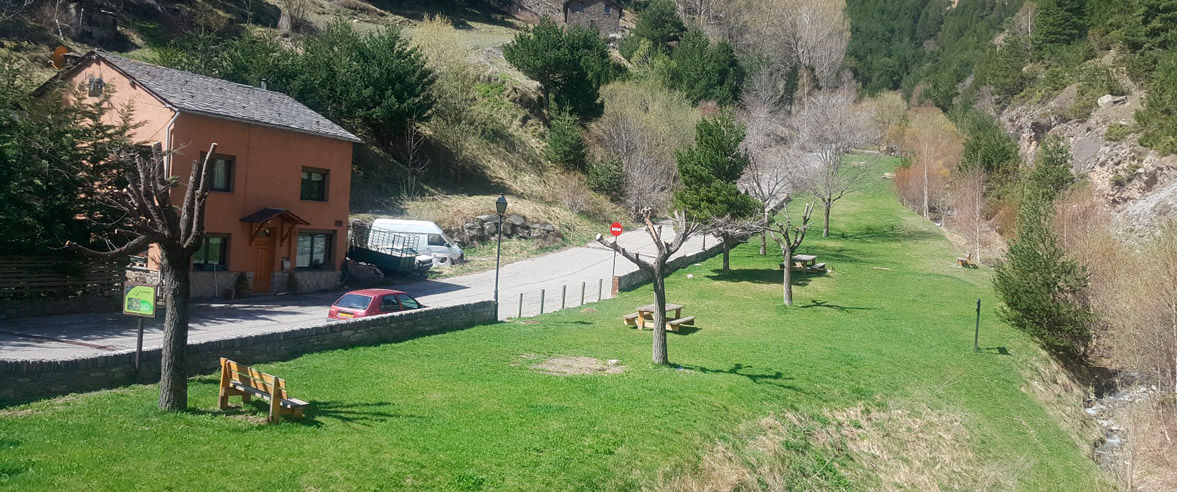 1177x492-zona-de-picnic-cementiri-de-racons-canillo-1.jpg