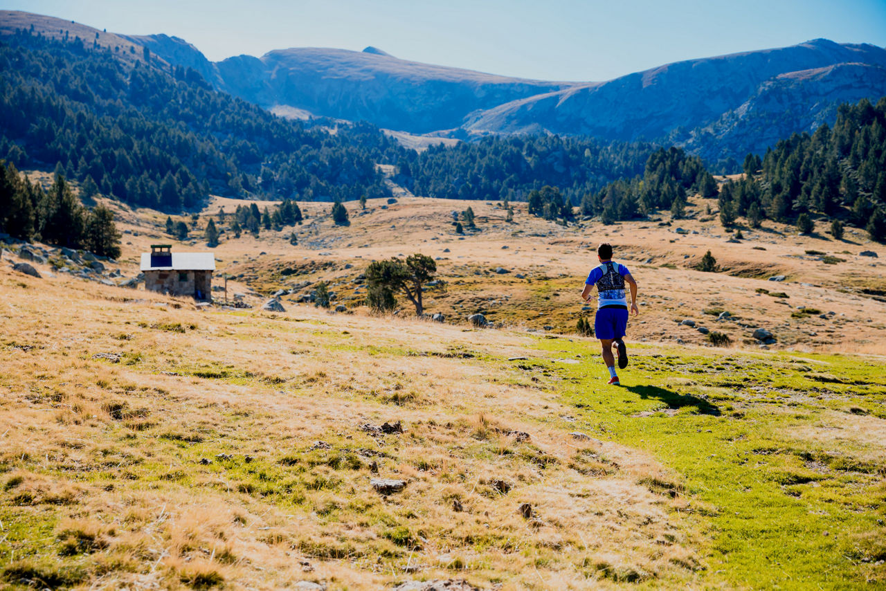 /content/dam/visitandorra/ca/assets/images/què-fer/natura/andorra-sports-training-country/entrenaments-outdoor-a-andorra/140920_Trail Running (Qucut)__MG_4149.jpg