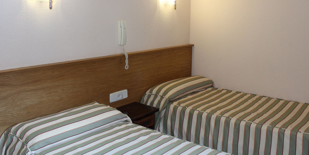 1906x960-hotel-arinsal.jpg