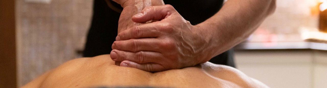 1920x516-massatge-descontracturant-arnica-diamond-spa1.jpg