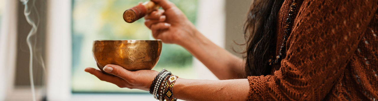 1920x516-singing-bowls-sport-wellness-mountain-spa.jpg