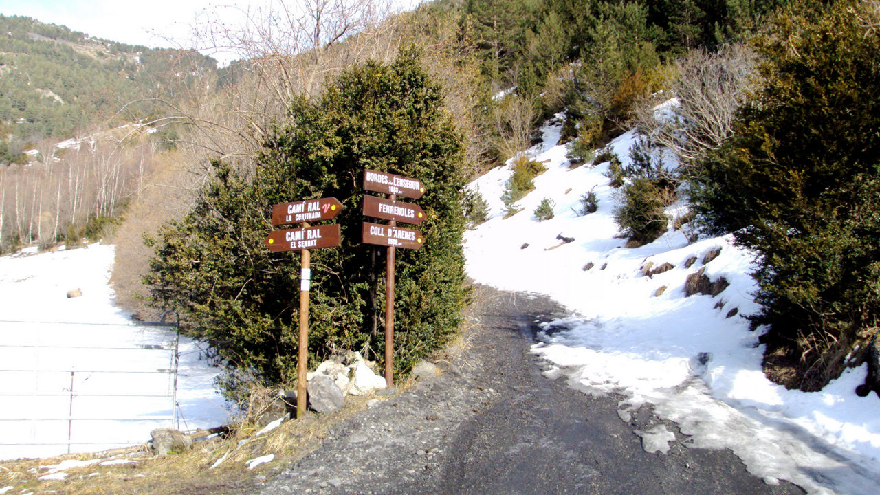 2-Encreuament camí de l'Ensegur ENSEGUR.JPG