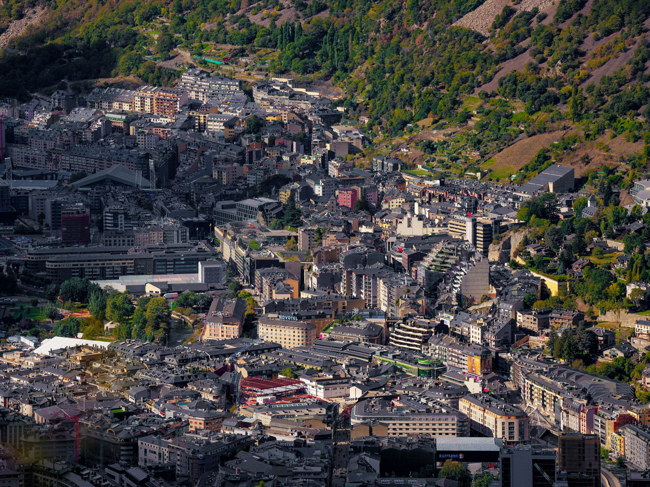 /content/dam/visitandorra/ca/assets/images/què-fer/cultura/cultural-itineraries/andorra-la-vella/24- ALV- panoramica.jpg
