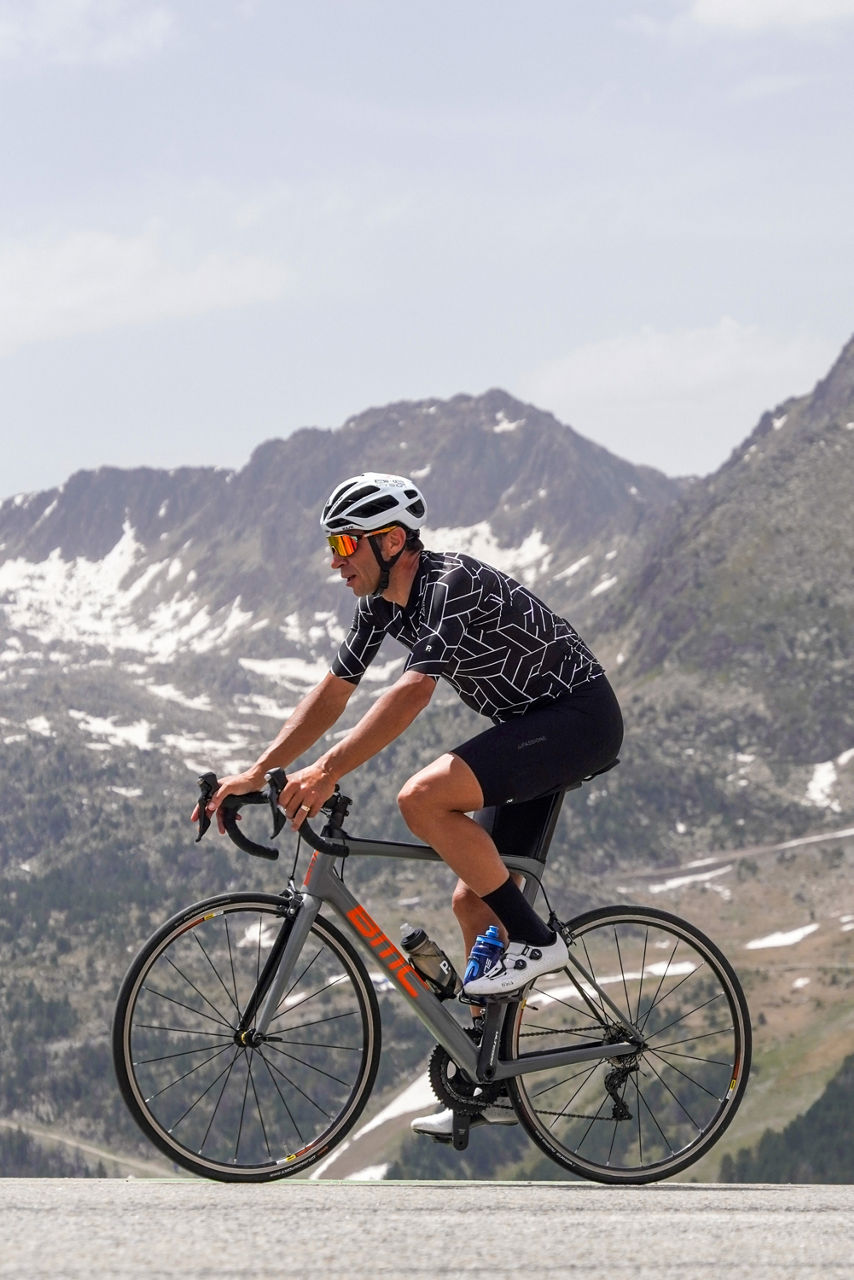 4595f37a05a3-1000x1500-andorra-cycling10.jpg