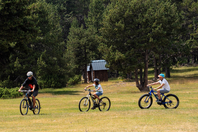 /content/dam/visitandorra/ca/assets/images/què-fer/natura/ciclisme/690X460_bike-park-naturland.jpg