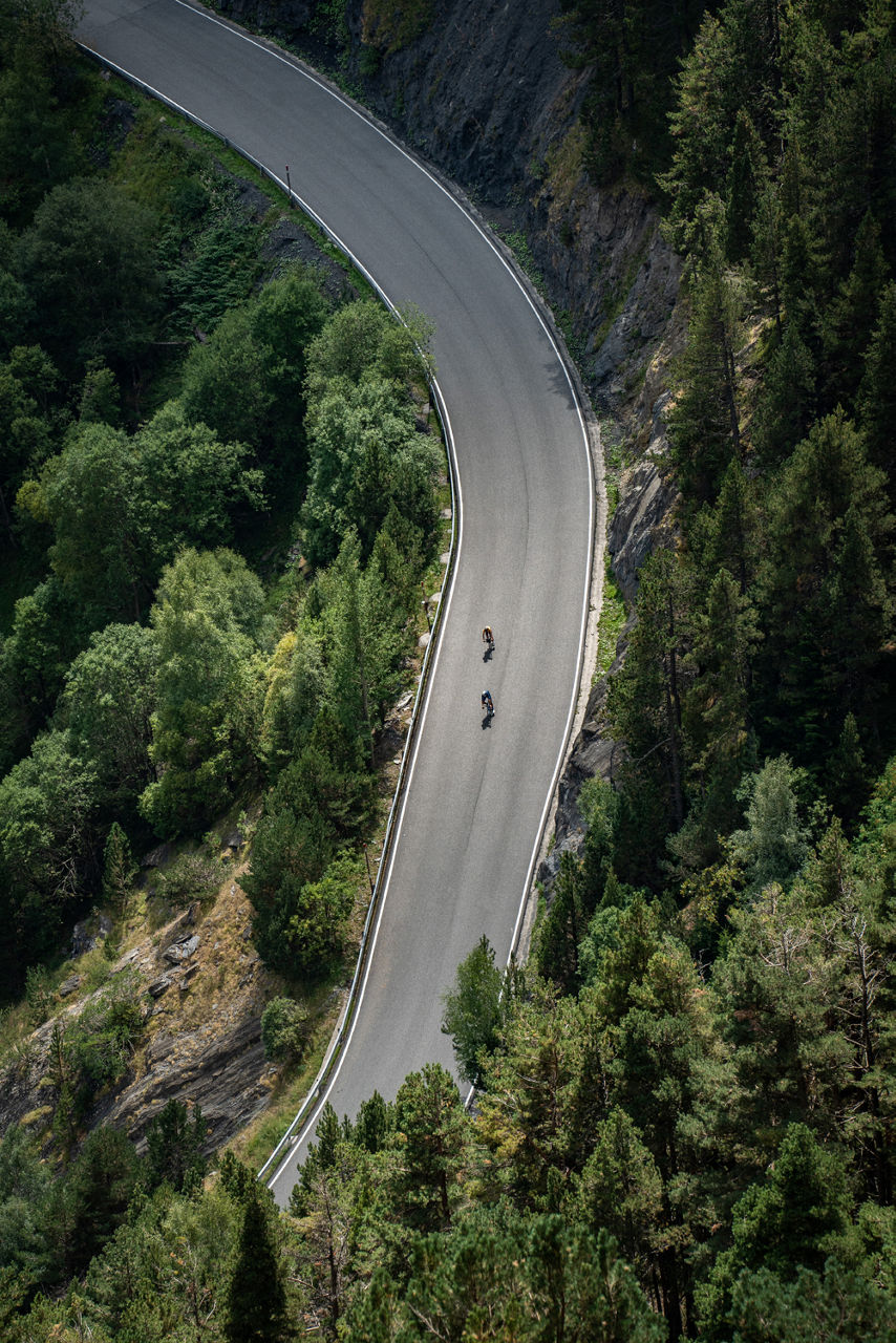 94a61f1b2dd8-1000x1500-andorra-cycling2.jpg