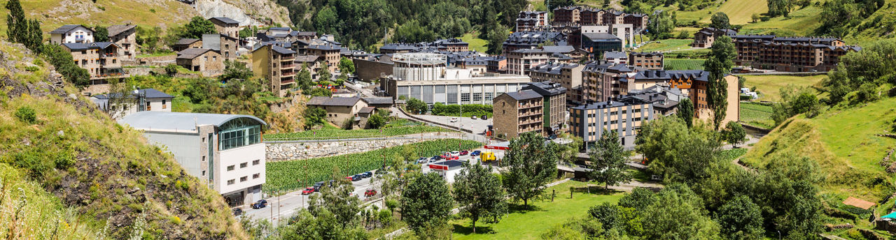 /content/dam/visitandorra/en/assets/images/cfs/activity/shopping-in-canillo/9f1b7c10167a-1920x516-header-canillo.jpg