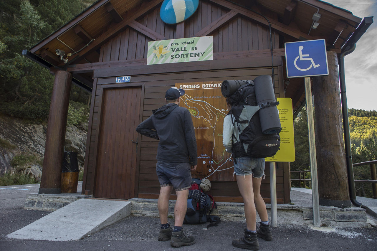 /content/dam/visitandorra/ca/assets/images/què-fer/natura/recomanacions-muntanya/AND TURISME SENDERISME SORTENY002-min.jpg