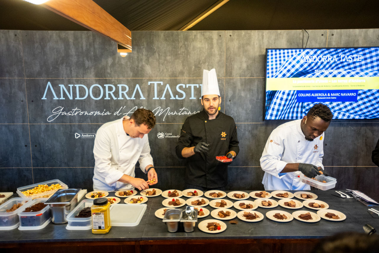 AT POPULAR 2024 - 20-9 -5579.jpg