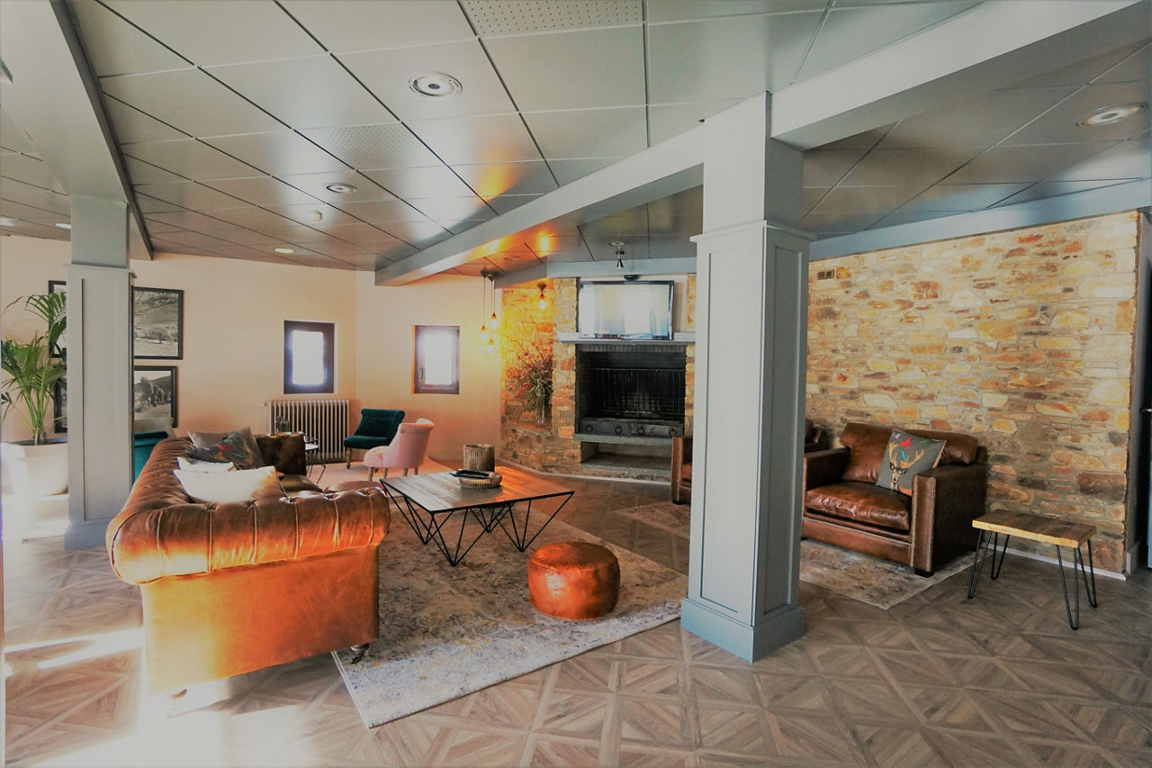 /content/dam/visitandorra/en/assets/images/cfs/hotel/hotel-niunit/Bar III.1.jpg