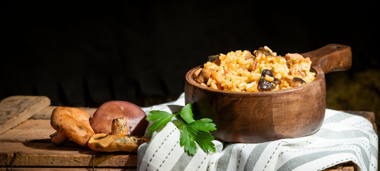 /content/dam/visitandorra/ca/assets/images/què-fer/gastronomia/receptes-d'andorra/arròs-amb-bolets-de-temporada/Cuina_ Arros 01.jpg