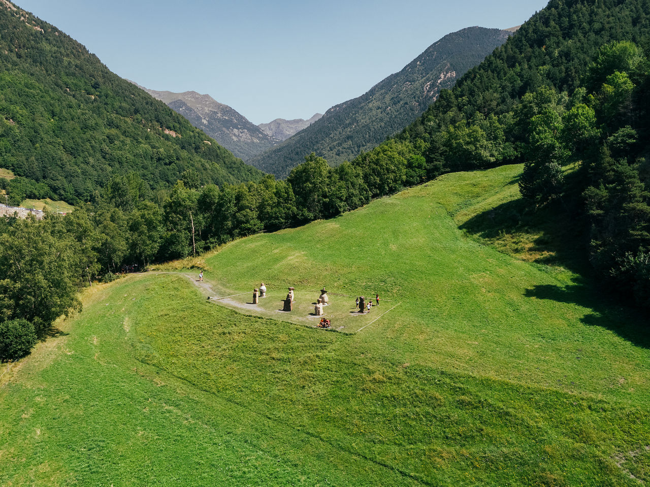 /content/dam/visitandorra/ca/assets/images/què-fer/natura/senderisme-amb-nens-a-andorra/DJI_0227-ruta-del-ferro.jpg