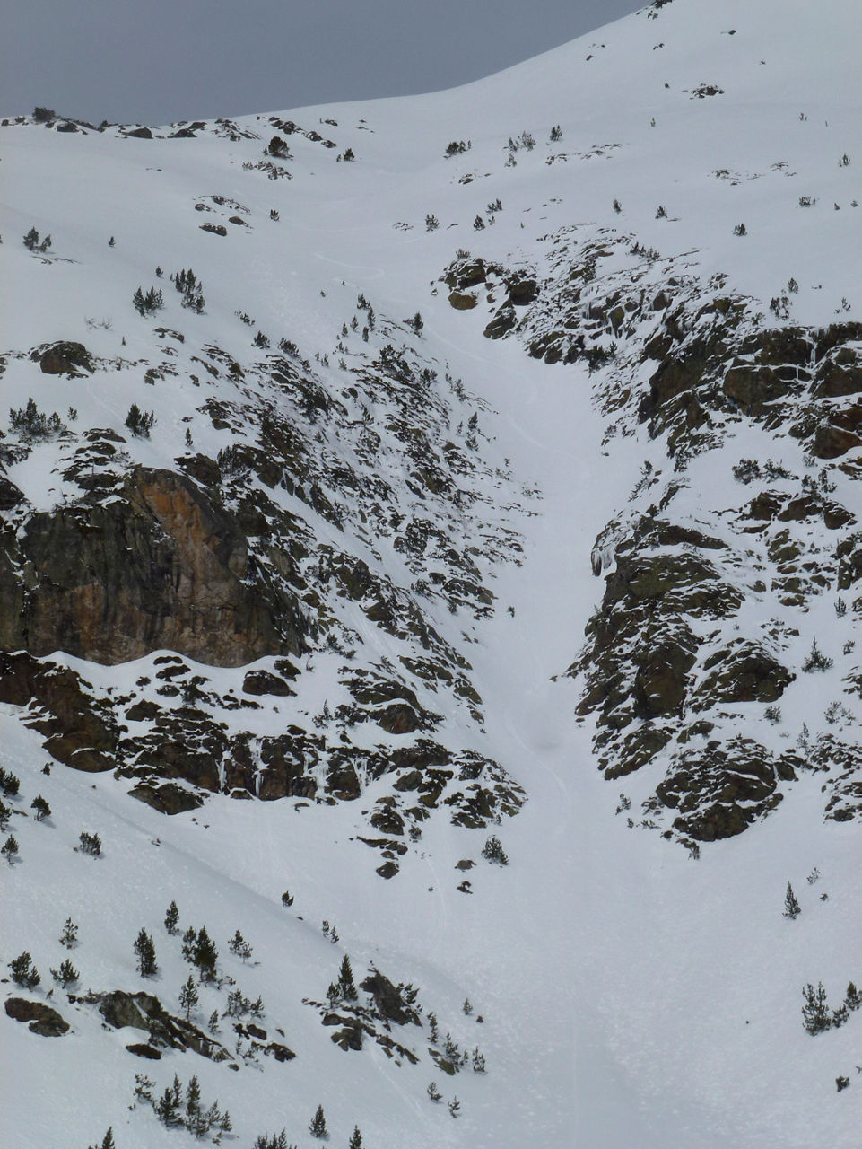 Descens Freeride Pic de Fangasses i canal de Fangasses (3).jpg