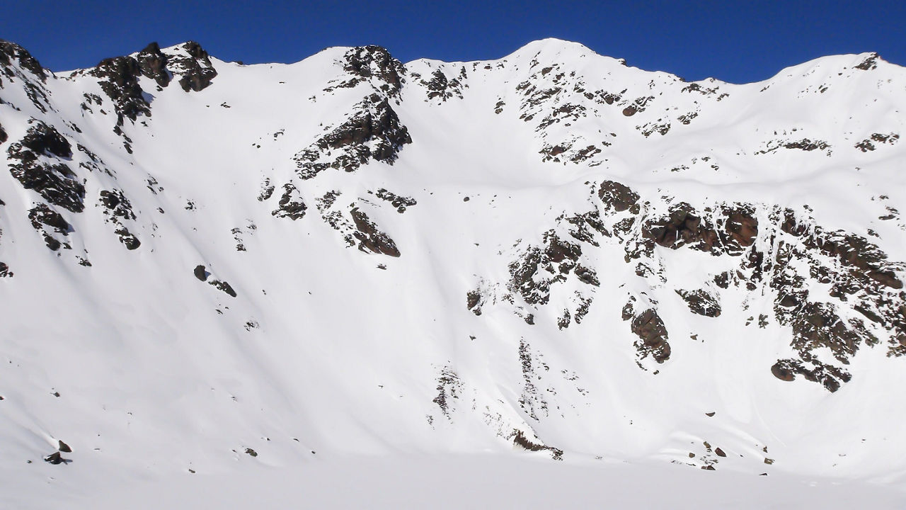 Descens Freeride Pic de l'Arbella canal del Moc (1).jpg