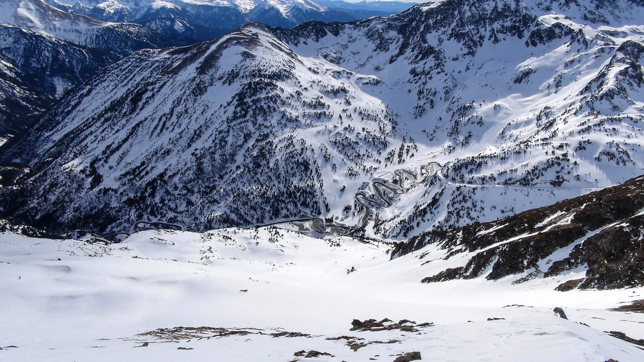 Descens Freeride Pic de l'Arbella canal del Moc (2).jpg