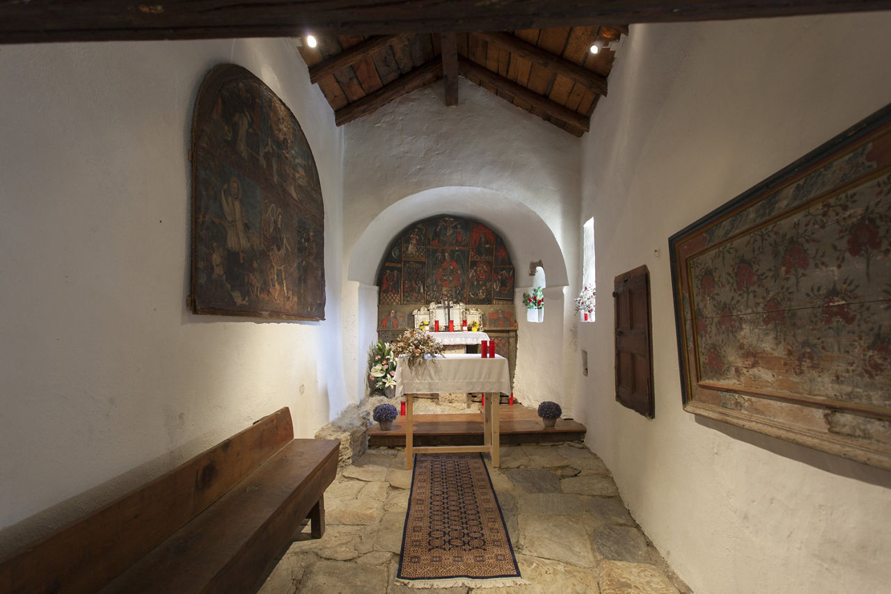 Església_St_Miquel_de_Fontaneda_interior_1_1.jpg
