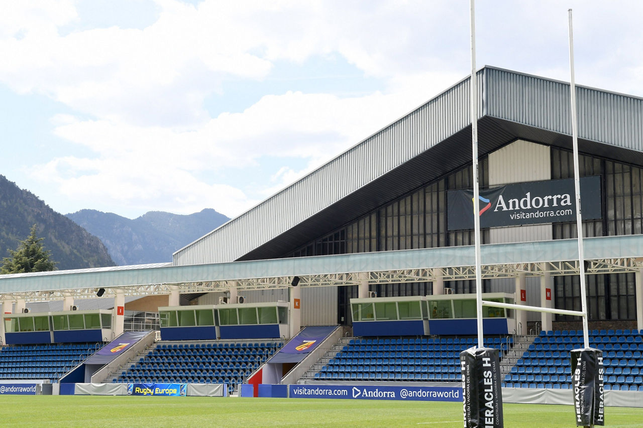 /content/dam/visitandorra/ca/assets/images/què-fer/natura/andorra-sports-training-country/Estadi Nacional peu camp.jpg
