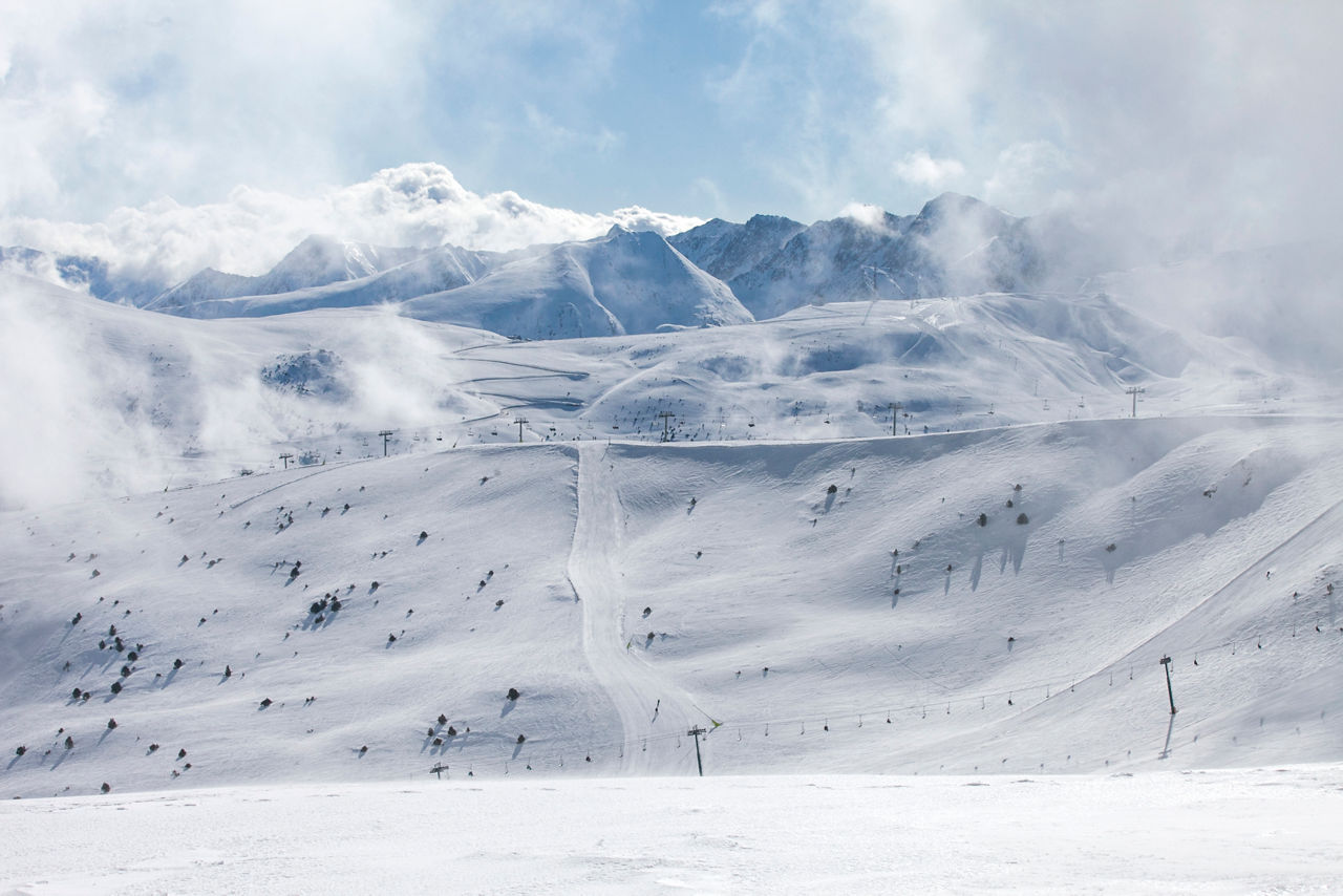 /content/dam/visitandorra/ca/assets/images/què-fer/natura/esqui/estació-esquí-grandvalira/GRANDVALIRA_PAISSATGE 3.jpg
