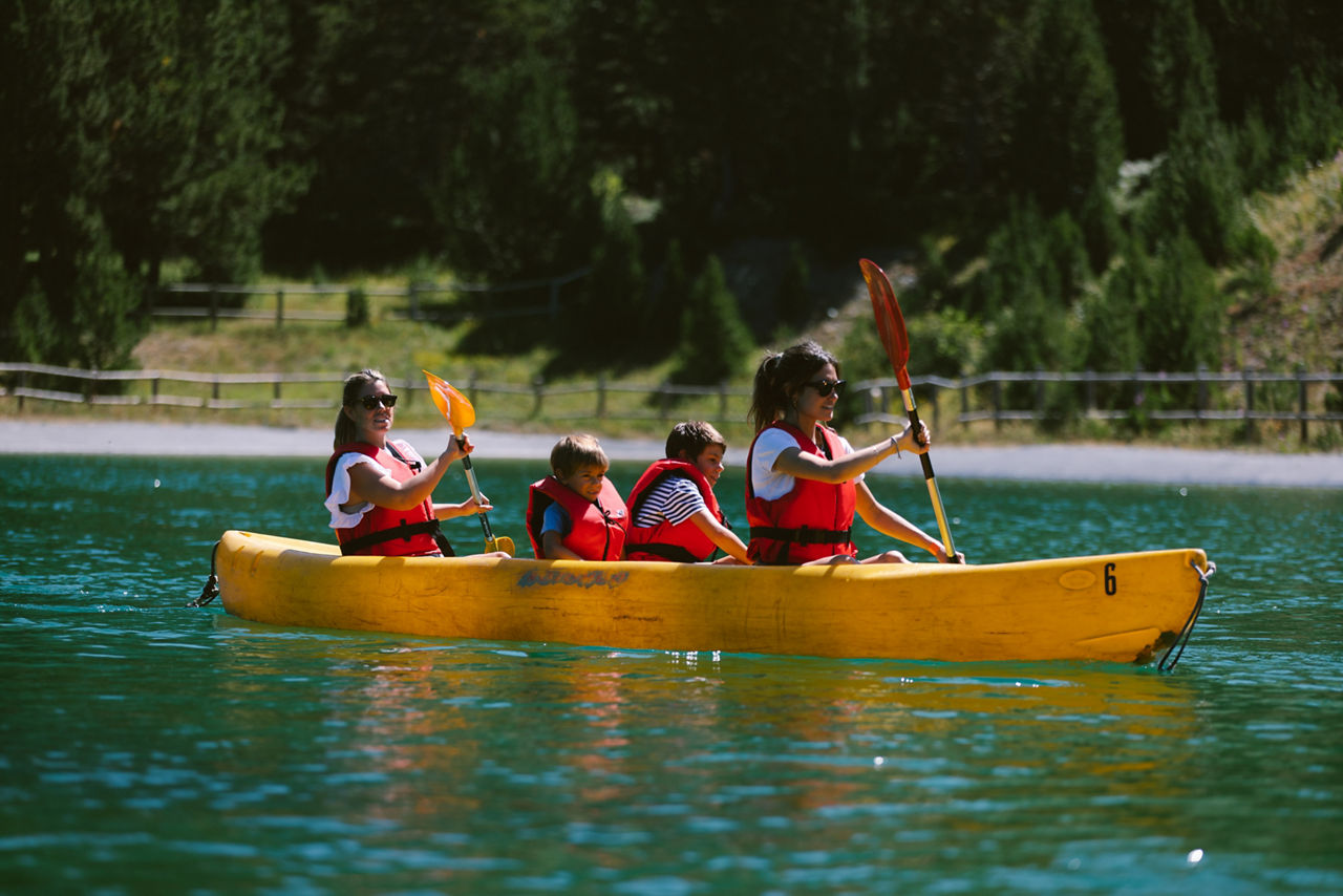 /content/dam/visitandorra/ca/assets/images/experiencies/familia/escapada-a-andorra-amb-nens/GV_ESTIU_MOM(T)MAGIC_CANOES_5.jpg
