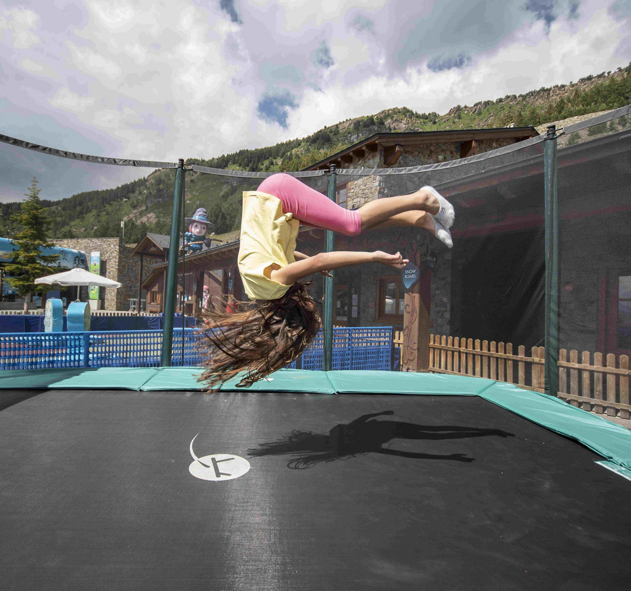 /content/dam/visitandorra/ca/assets/images/què-fer/natura/grandvalira-estiu/GV_MON(T) MAGIC_LLITS ELÀSTICS.jpg