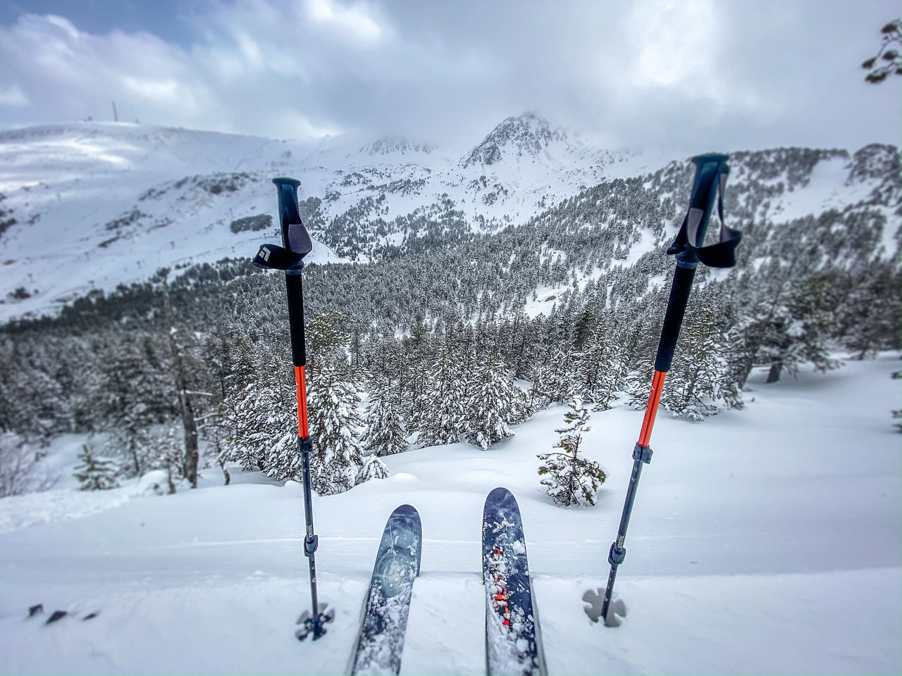 /content/dam/visitandorra/ca/assets/images/què-fer/natura/recomanacions-muntanya/GV_PAISATGES I PISTES_NEVADA GRAU (1)-min.jpg