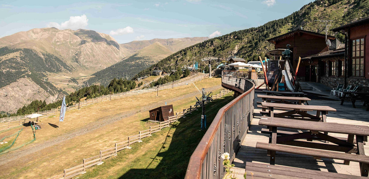 Esplanada do Roc de les Bruixes no sector de Canillo