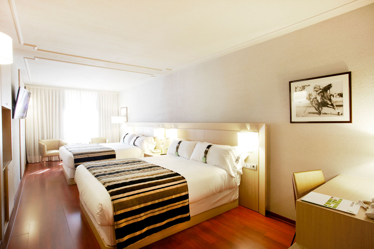 HIhabitacio queen size.jpg