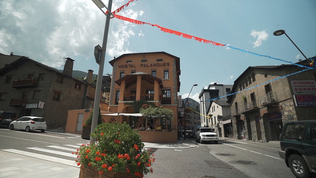 Hostal Palanques.jpg