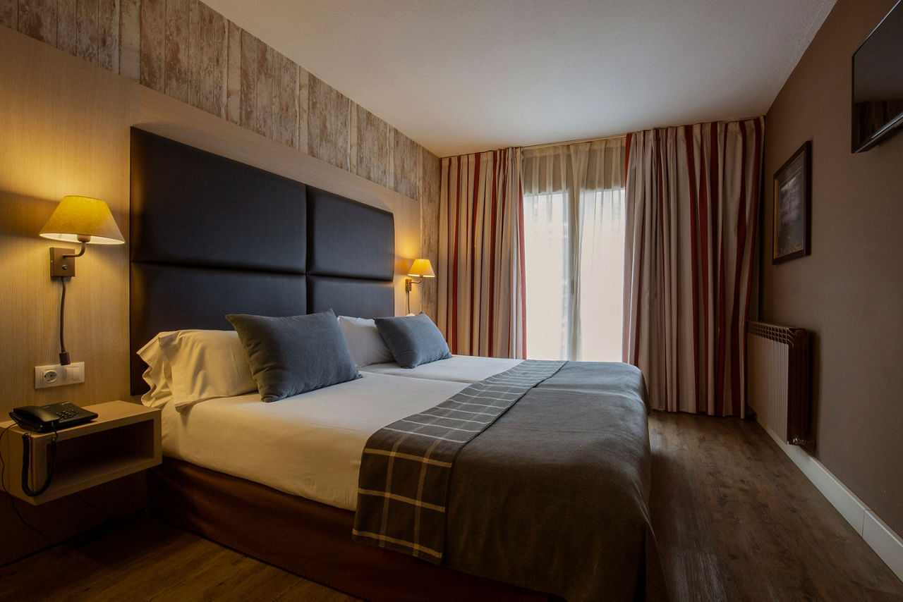 Hotel-Himalaia-Soldeu-Room-Quadruple-11.jpg