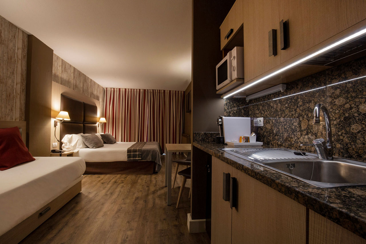 Hotel-Himalaia-Soldeu-Room-Triple-02.jpg