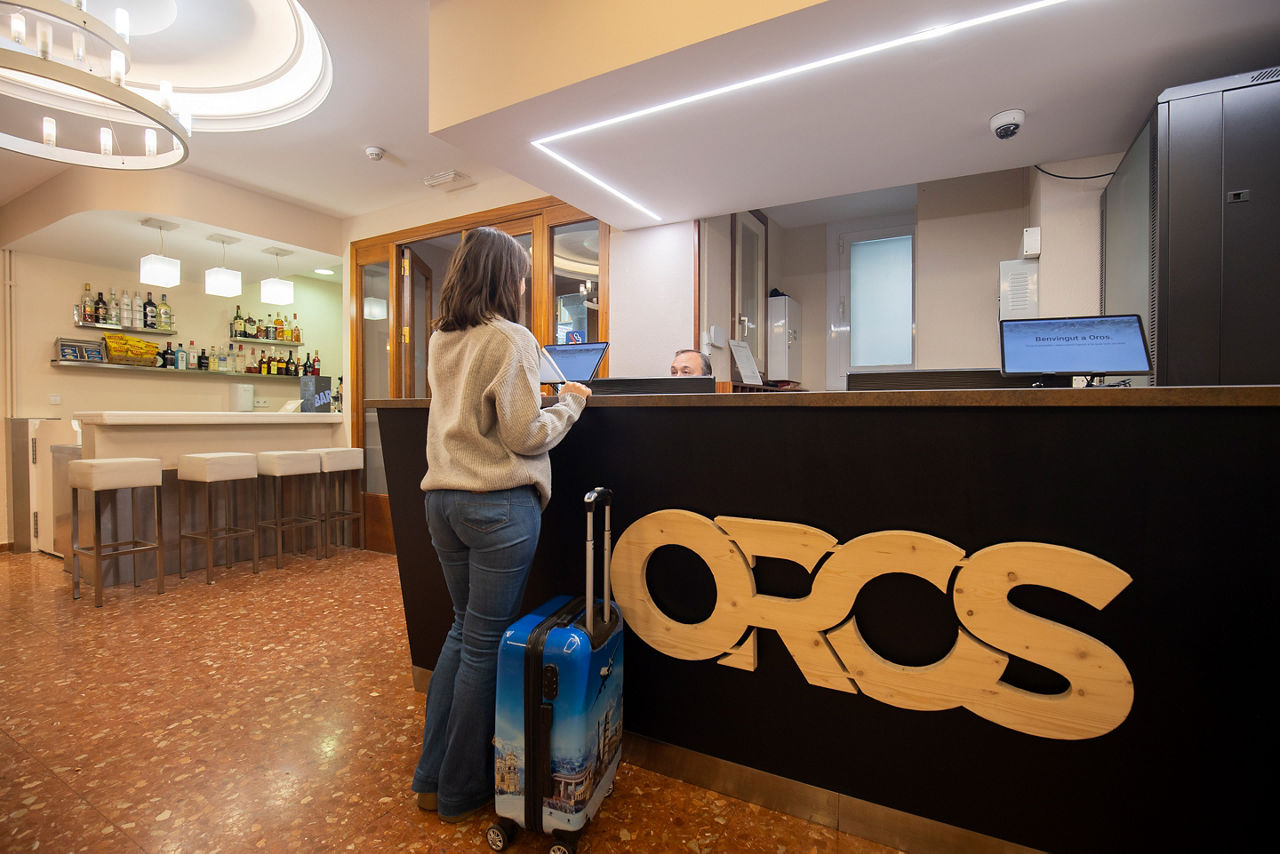 Hotel-Oros--Recepció--49.jpg
