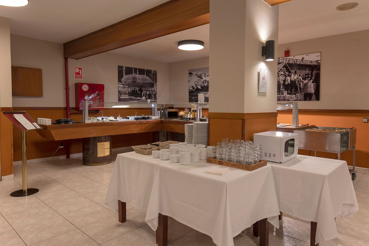Hotel_Encamp_Buffet_02.jpg