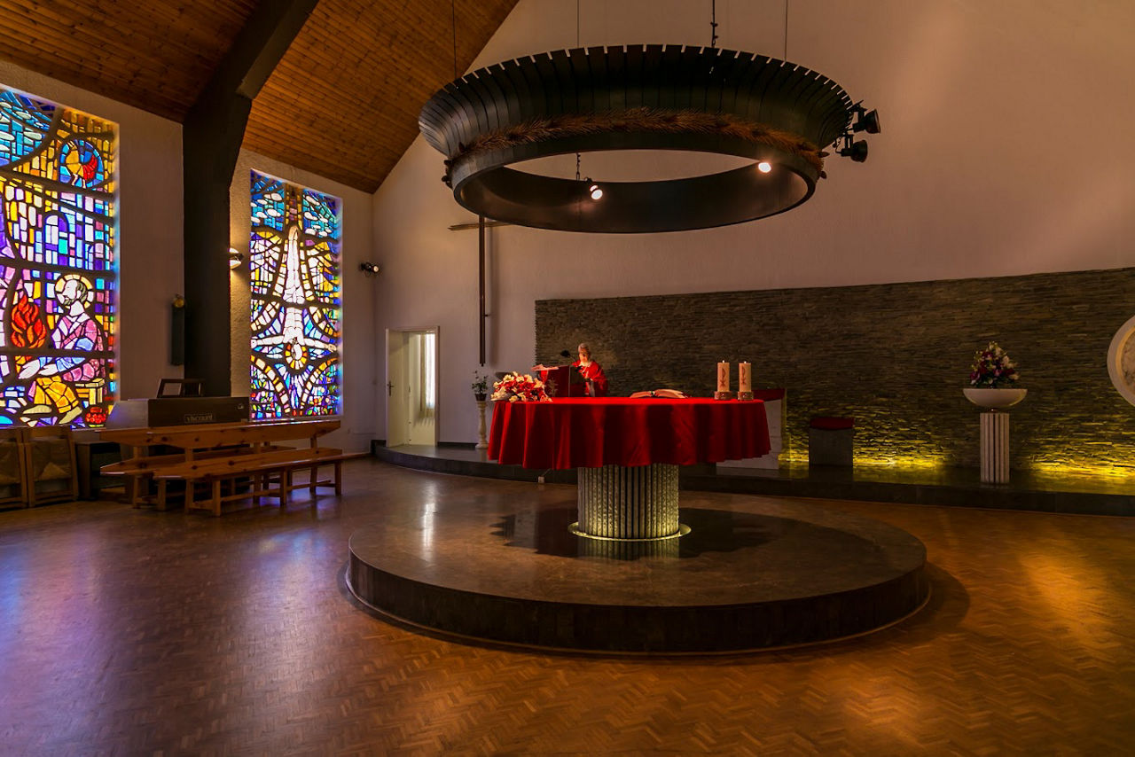 /content/dam/visitandorra/ca/assets/images/què-fer/cultura/cultural-itineraries/encamp/Interior ample- Església Sant Pere Pas de la Casa.jpg