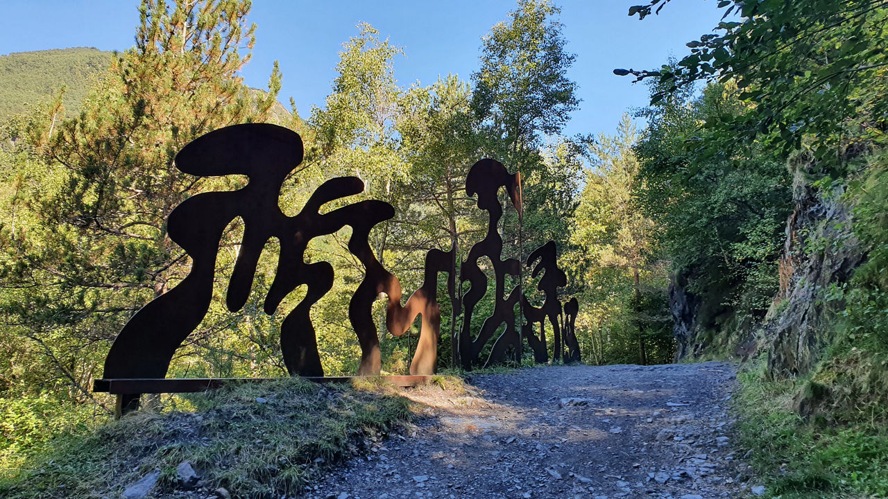 L'homme de fer taupe qui chemine.jpg